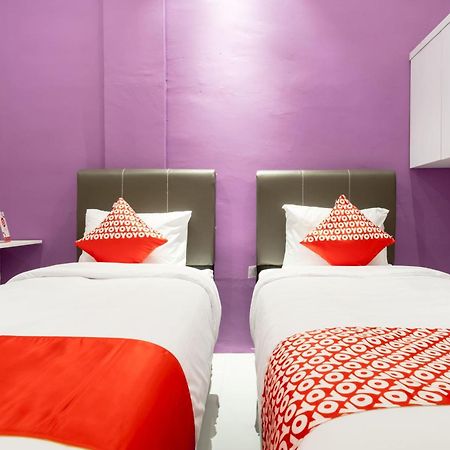 Super Oyo 839 Royal Guest House Medan Zewnętrze zdjęcie